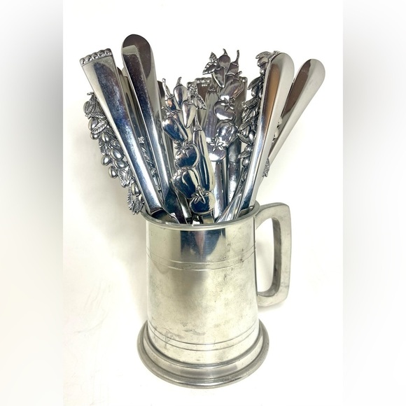 NWT set of Three Stainless Steel Spreaders. - Picture 3 of 3